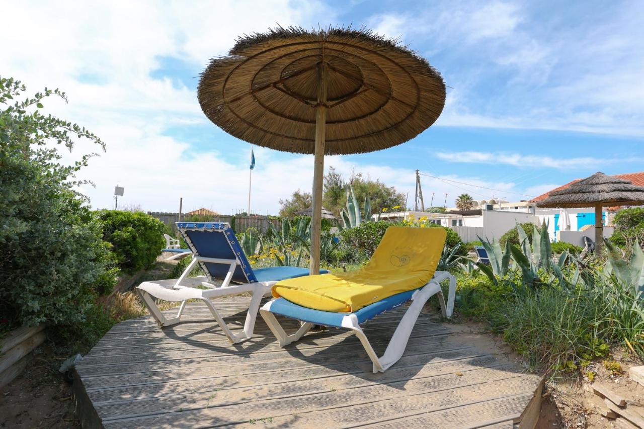 Appartements Acces Prive Plage De La Bergerie Hyeres Exterior photo
