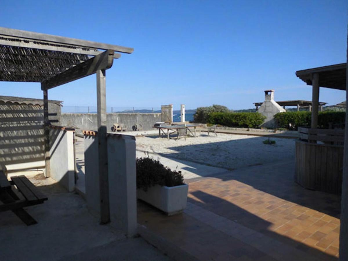 Appartements Acces Prive Plage De La Bergerie Hyeres Exterior photo