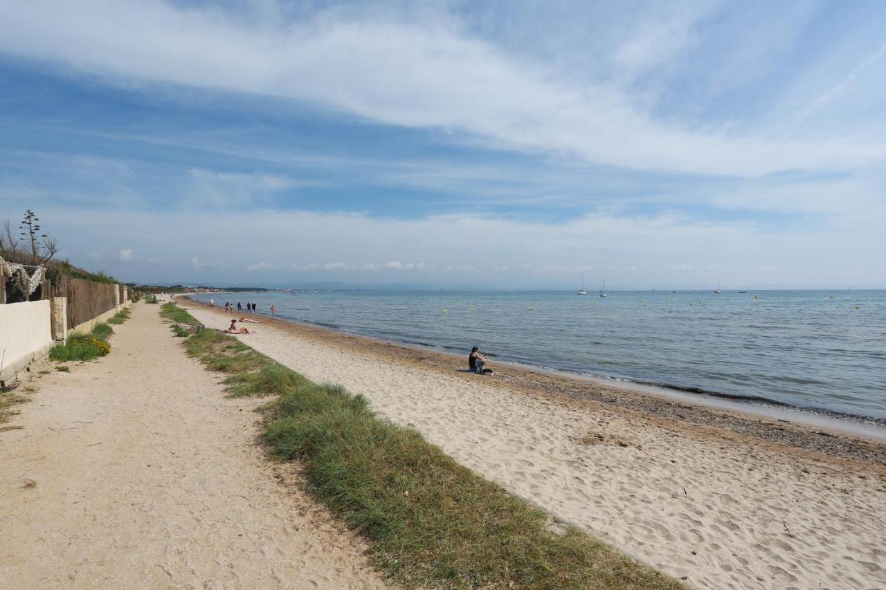 Appartements Acces Prive Plage De La Bergerie Hyeres Exterior photo