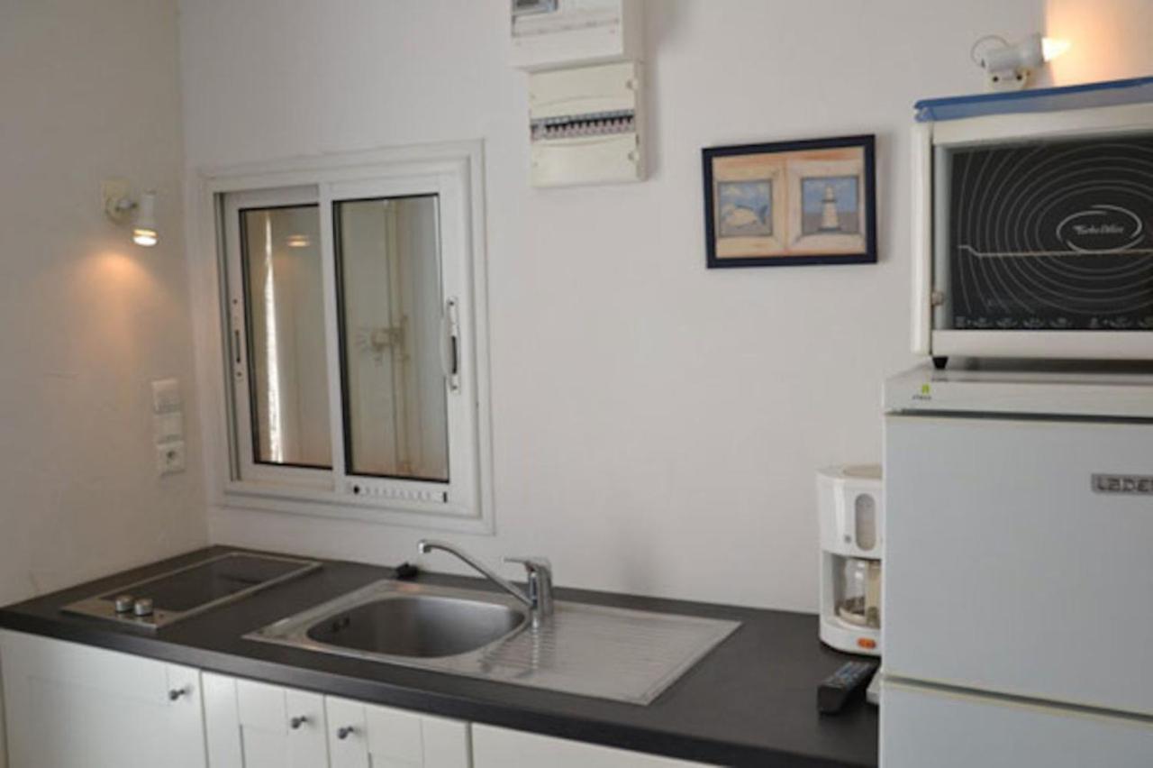 Appartements Acces Prive Plage De La Bergerie Hyeres Exterior photo